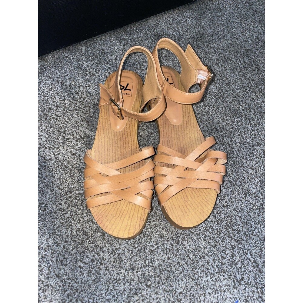 Dirty Laundry Helsinki Retro 70s Boho Platform Sandals Camel Studded 8.5